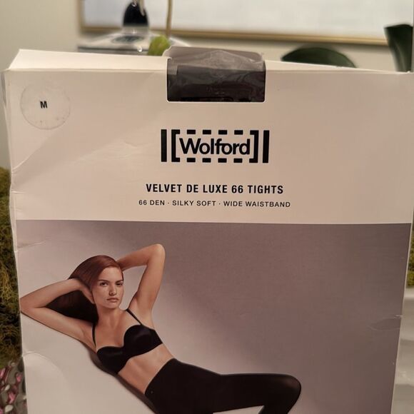 NWT Wolford Velvet De Luxe 66 Tights size Medium - Picture 2 of 6